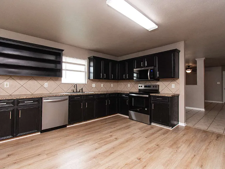 4004 Bull Run Dr — Photo 11