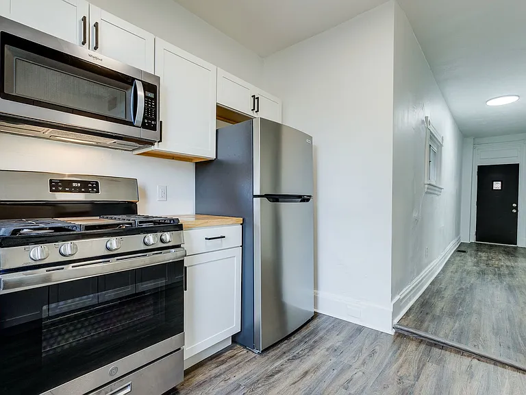 623 Lillian St — Photo 16
