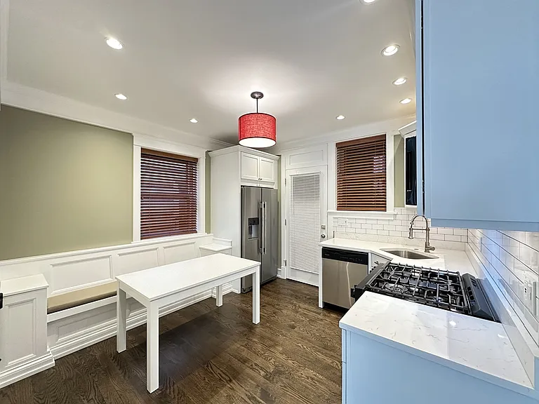 1406 W Cornelia Ave #2 — Photo 2