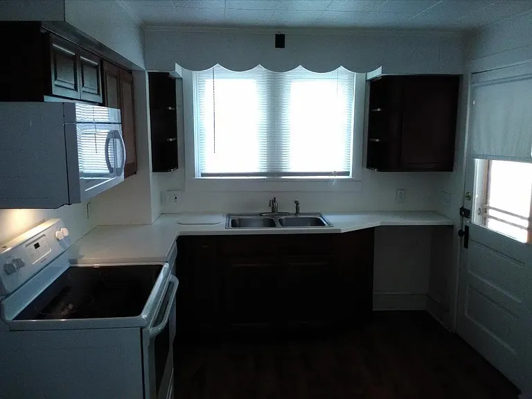 722 Wollaston Ave — Photo 5