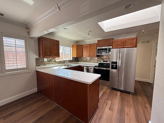 3rd image of 1085 Greco Ave