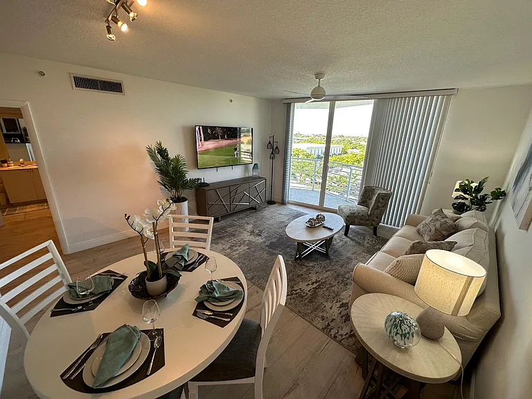 1551 N Flagler Dr #708 — Photo 9