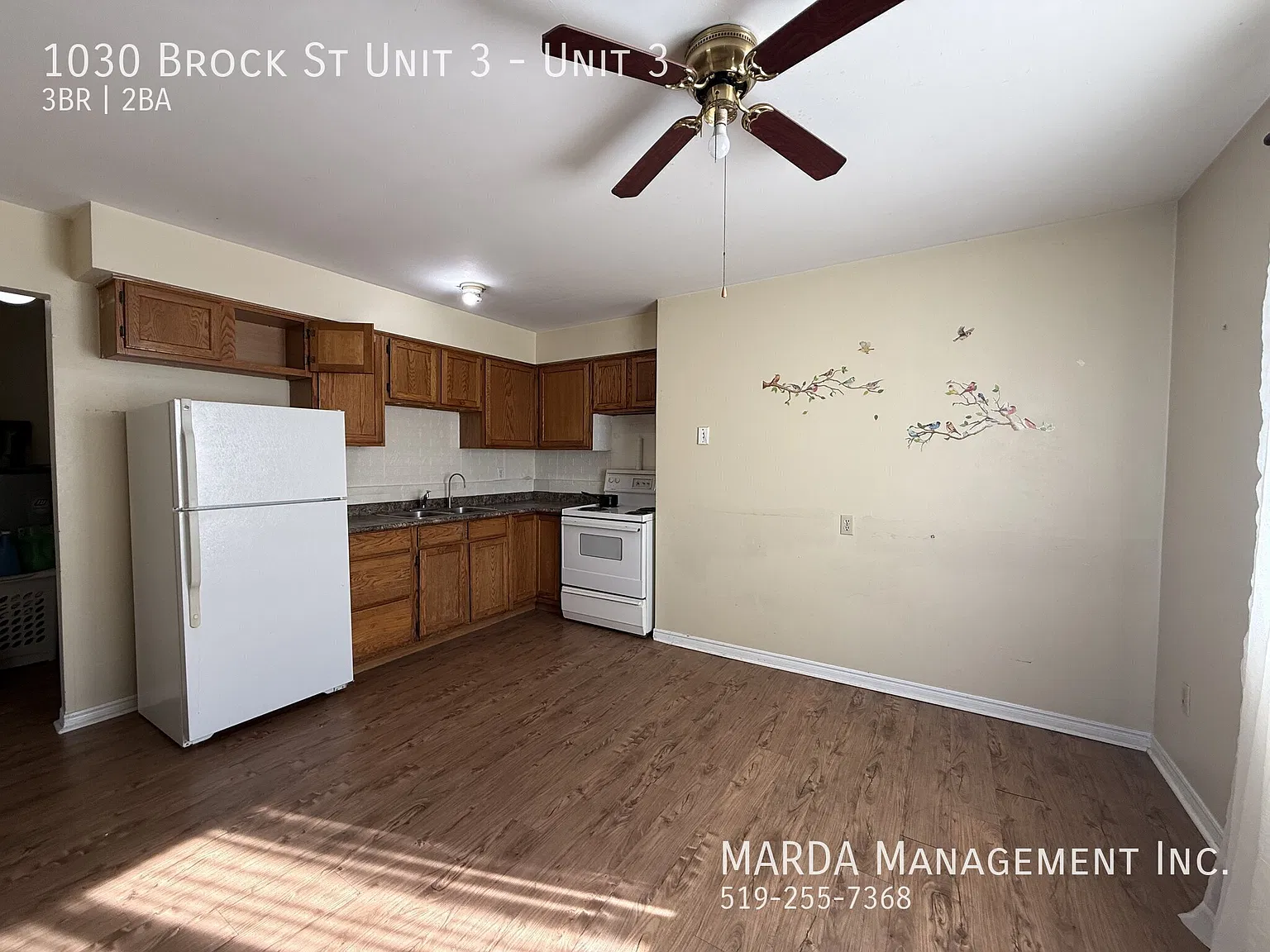3 Bdrm 1.5 Bath Townhouse For Rent $900+Hydro — Photo 4