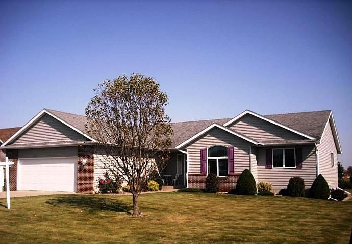 2nd image of 515 2nd St SE