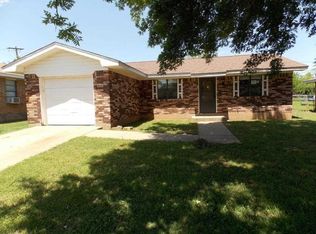 708 W Louisa Ave, Iowa Park, TX 76367