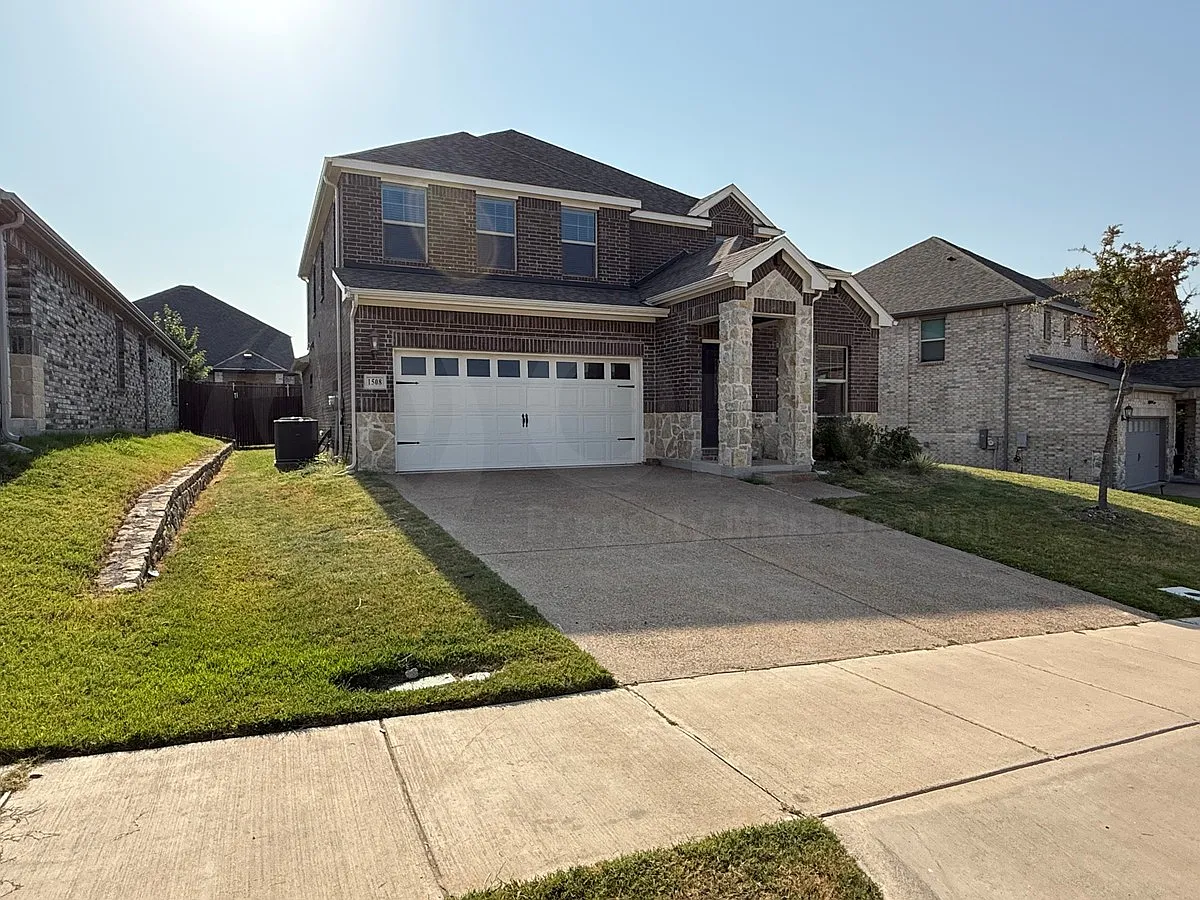 4 bed, 2.5 bath, 2887 sqft, $2,600 — Photo 3
