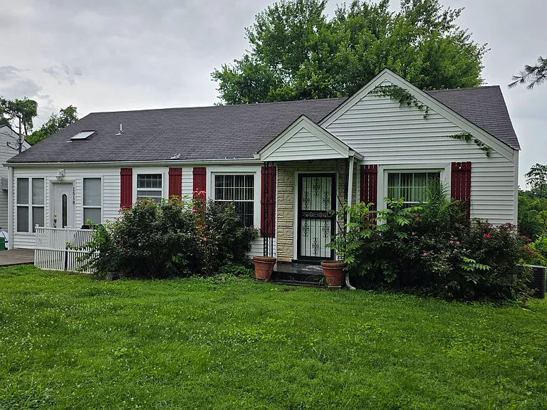 1518 Marwood Ln — Photo 1
