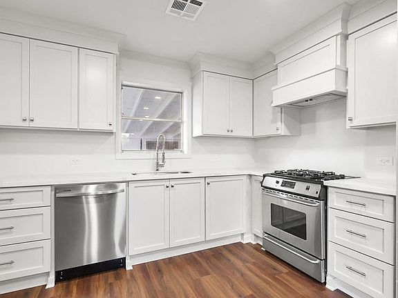 5th image of 102 Birch St