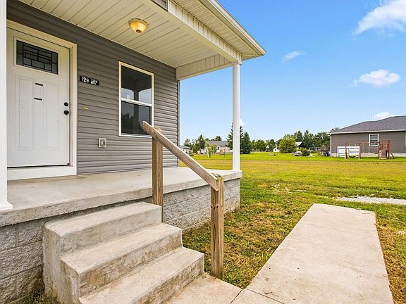 5th image of 124 Liza Beth Ln