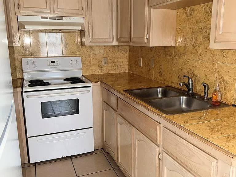 1722 Stone Dr #2 — Photo 5