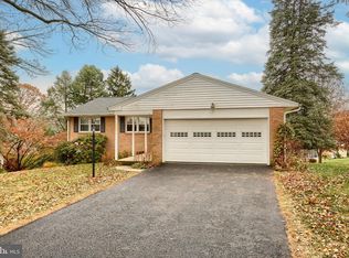208 Hilltop Rd, Boiling Springs, PA 17007