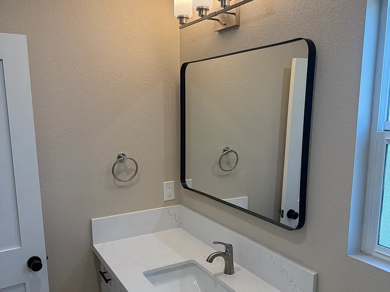 13833 Imperial Hwy #B — Photo 12
