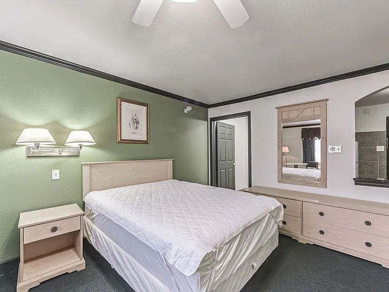 1025 Swanson St — Photo 97