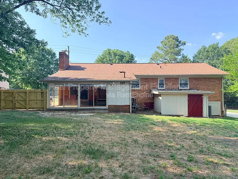 120 E Rowan St — Photo 44