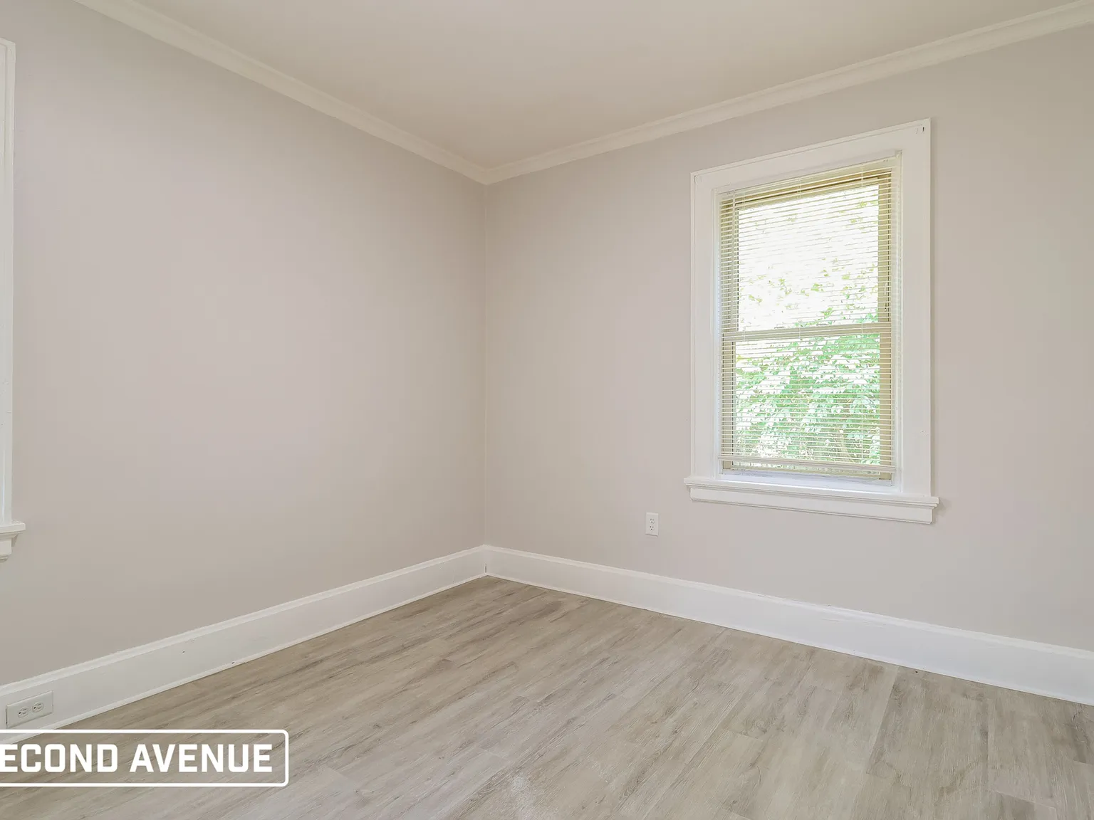 5 bed, 2.0 bath, 1700 sqft, $2,152 — Photo 4