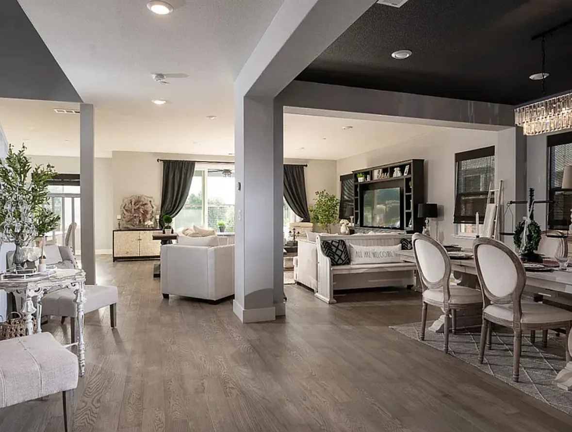5 bed, 3639 sqft, $5,350 — Photo 2