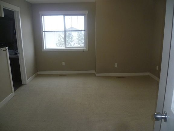 3rd image of 14208 36th St NW