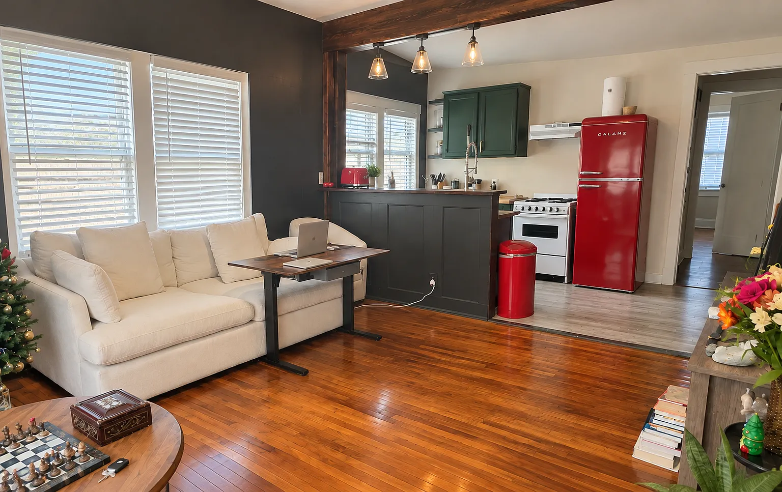 1 bed, 720 sqft, $1,050 — Photo 3