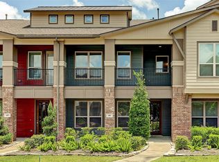 411 Via Regatta St, Webster, TX 77598