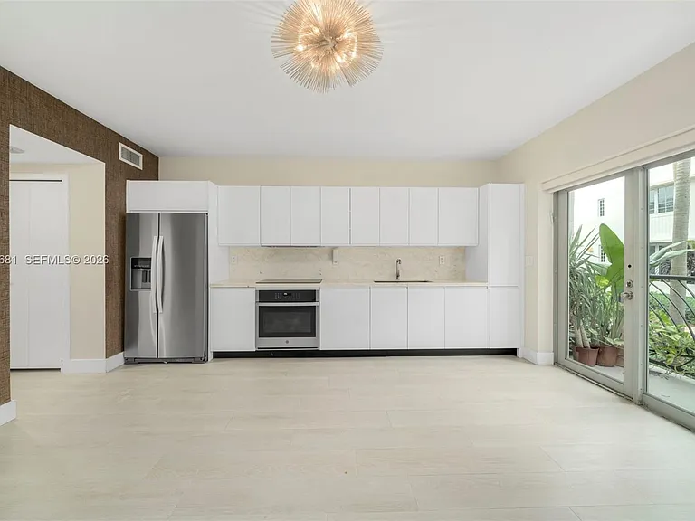 435 21st St #103 — Photo 3