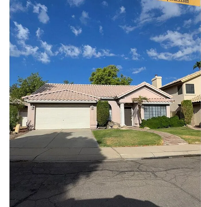 814 N Ahoy Dr
