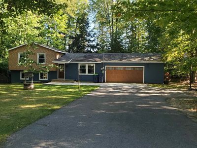 7967 Sunset Dr, Traverse City, MI, 49685