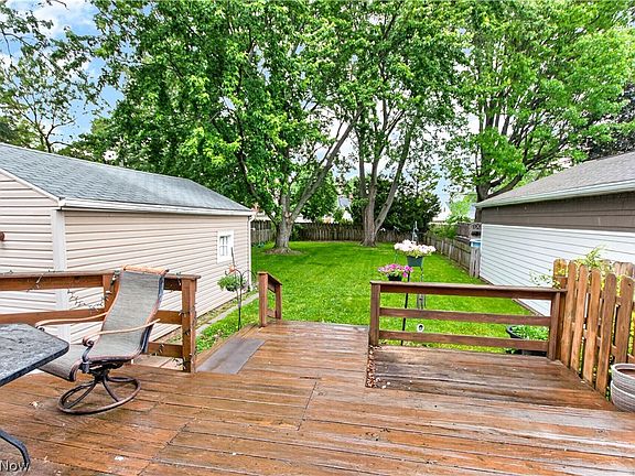 3rd image of 6806 Dartworth Dr