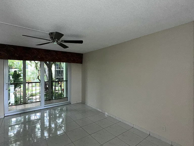 5300 NE 24th Ter #211C — Photo 7