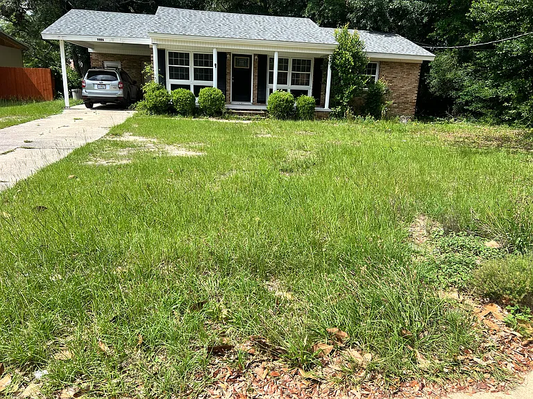 1806 Langley Ave — Photo 2