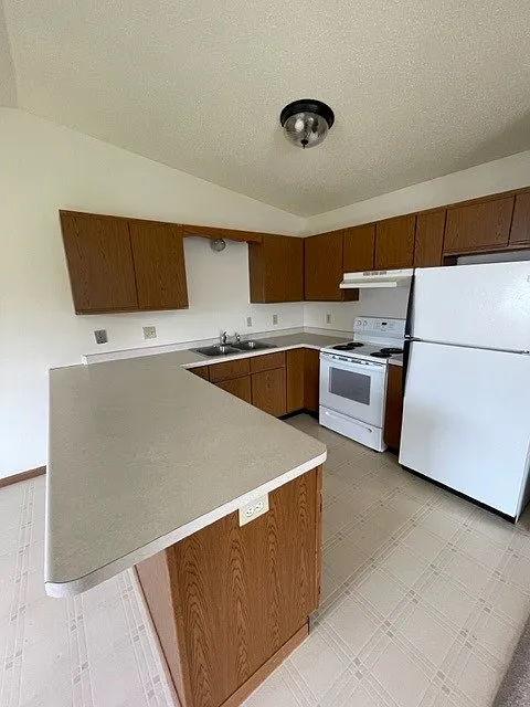 3 bed, 1890 sqft, $1,425 — Photo 4