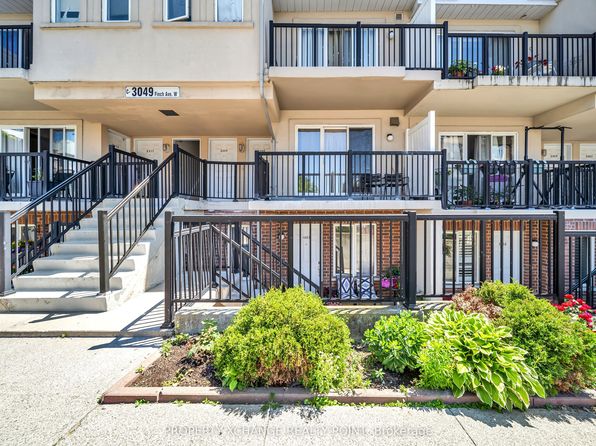 3049 Finch Ave W #1003, Toronto, ON M9M 0A5