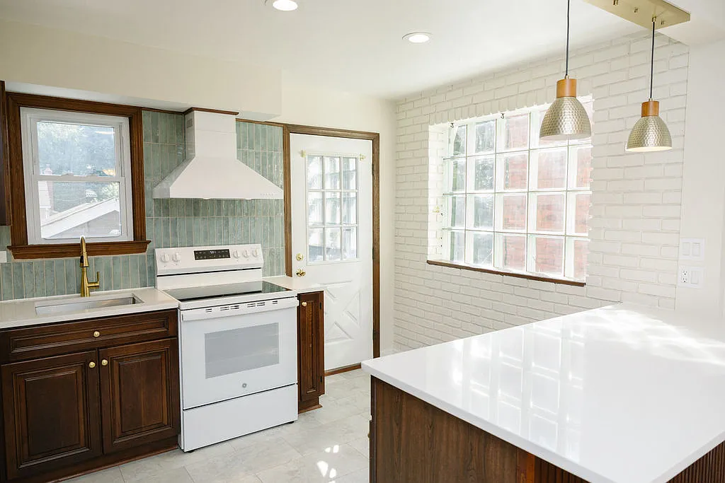 3 bed, 1349 sqft, $2,650 — Photo 3