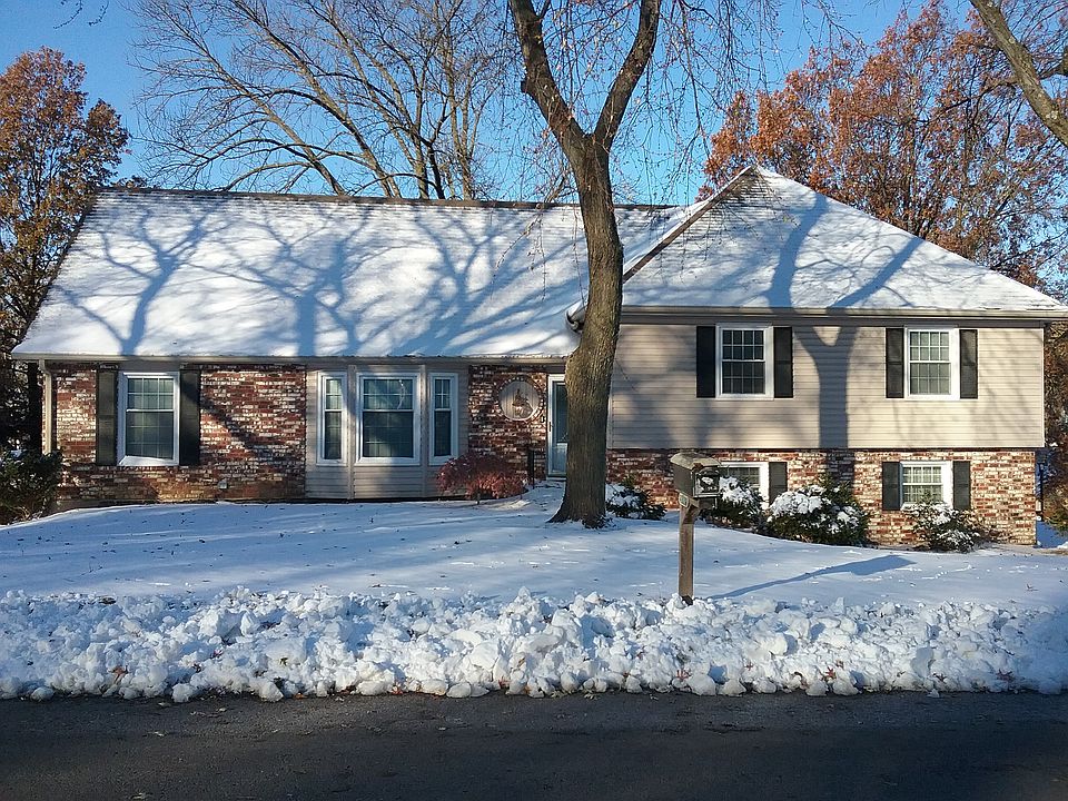 1st image of 4324 NW Briarcliff Ln