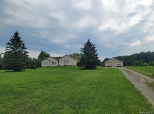 2420 Oakwood Rd, Ortonville, MI 48462