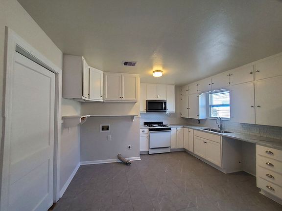5th image of 2616 41st St