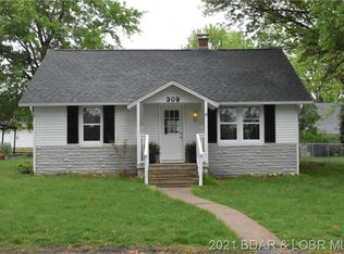 309 W Newton St, Eldon, MO 65026