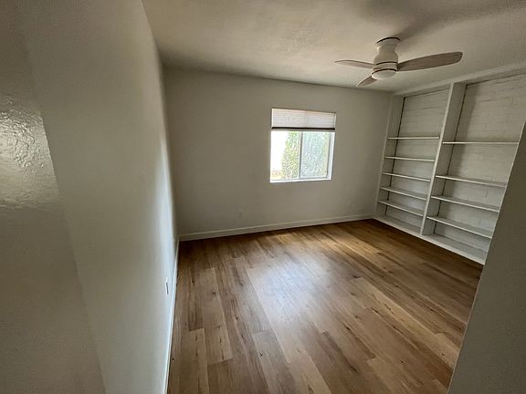 3rd image of 434 E Balboa Dr
