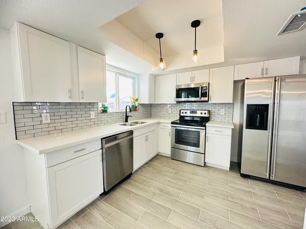 7329 W PECK Drive, Glendale, AZ 85303