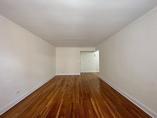 3rd image of 87-01 Midland Pkwy #5H