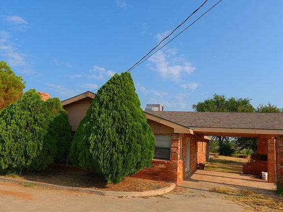 3rd image of 901 E County Road 140