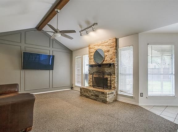 5th image of 1000 Oak Grove Ln