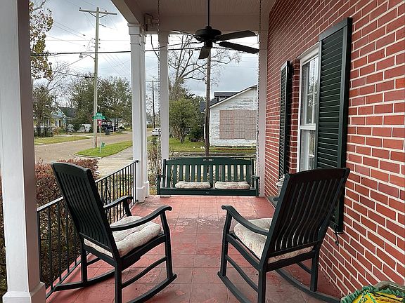 3rd image of 1156 Louisiana Ave