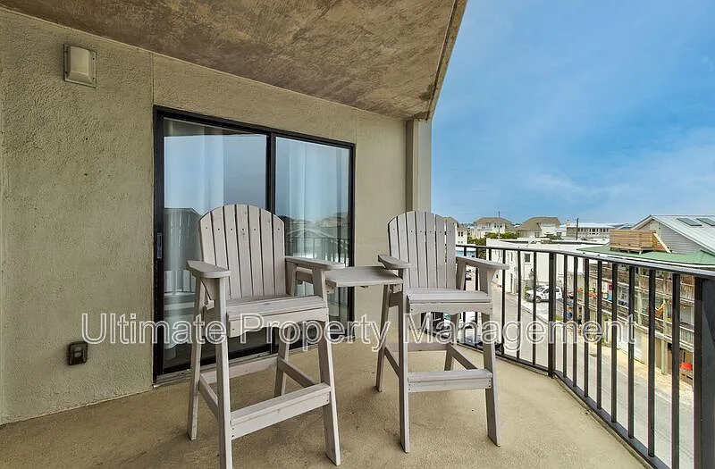 1 bed, 1.0 bath, 644 sqft, $1,995 — Photo 2