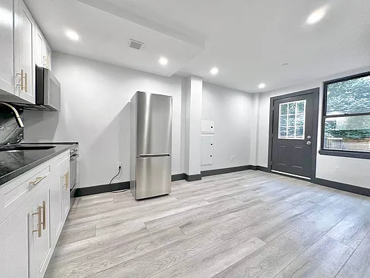 Rented by Doorway NYC, LLC | media 23