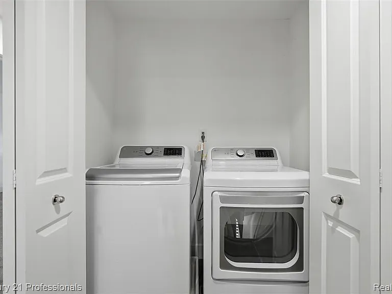 2917 Summers Pl — Photo 22