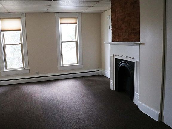 Spacious 3rd bedroom