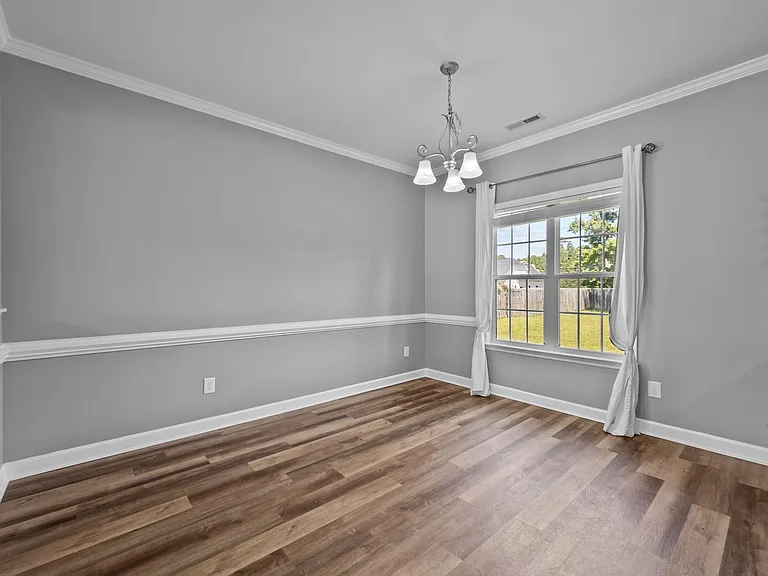 210 Wedgefield Cir — Photo 5