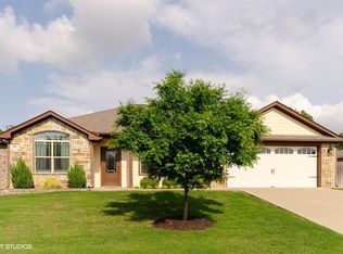 206 Mission Crest Cir, Lindale, TX 75771