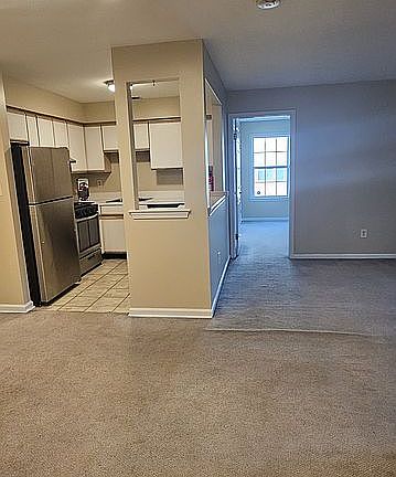 5th image of 912 Waterford Dr