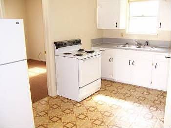 1st image of 905 S 17th St